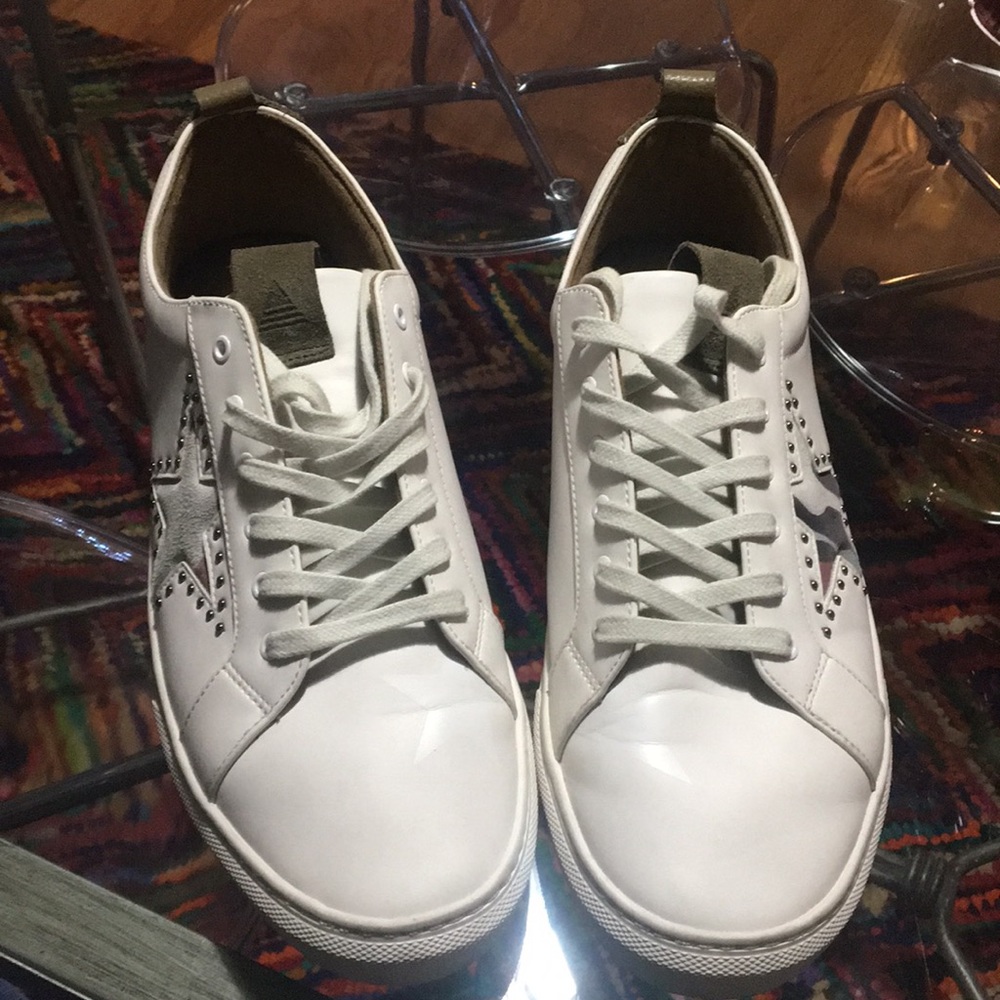 Aldo Mens White Sneakers w/studded suede Star